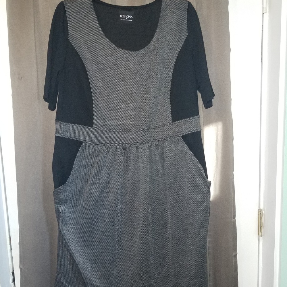 Short sleeved midi length dress